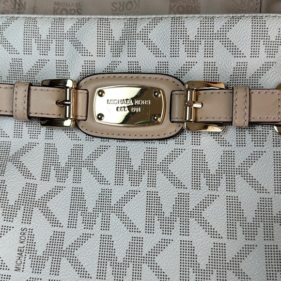 Michael Kors Cream and Gold Crossbody Bag - Picture 7 of 9